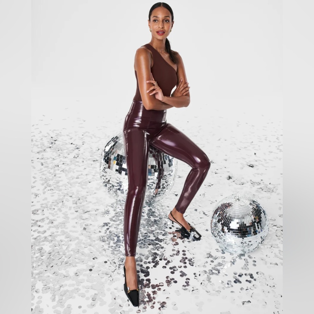 Spanx Faux Patent Leather Leggings Ruby petite Large